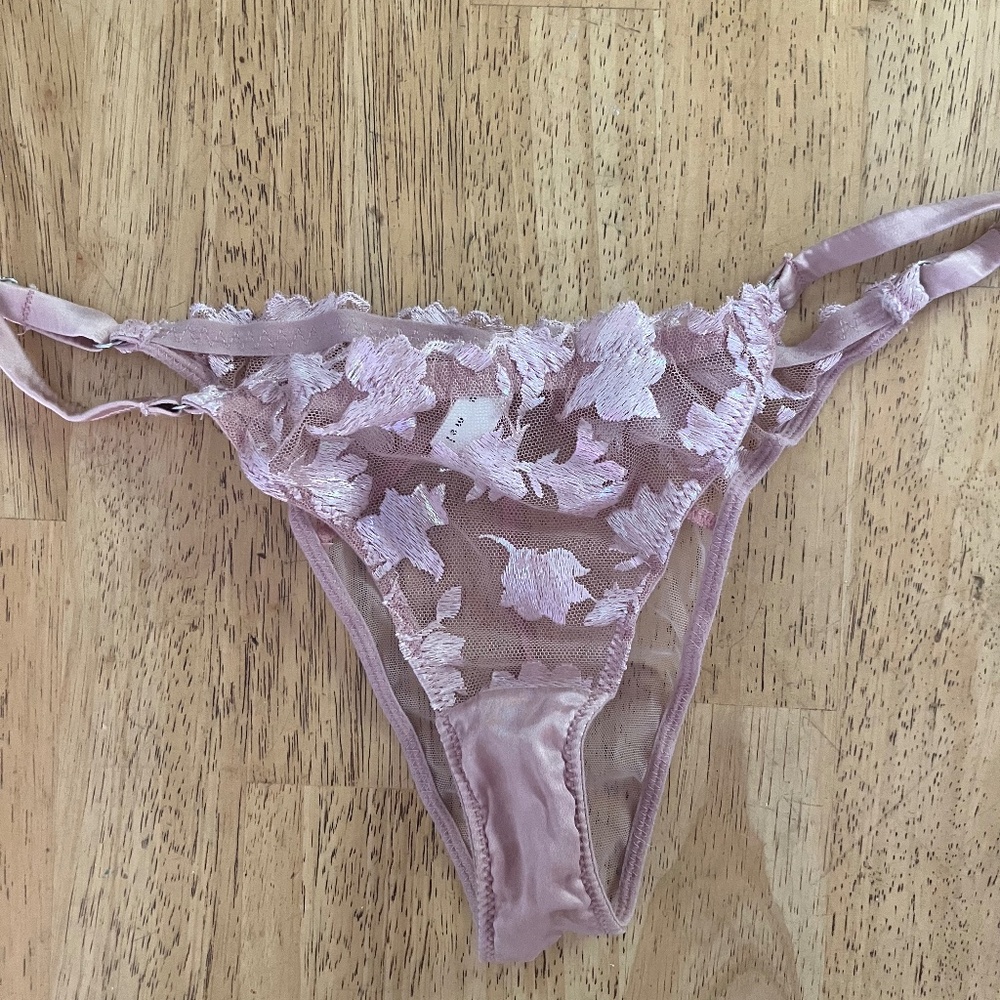 Fleur Du Mal Prisma Embroidery Cheeky Size 2.